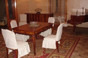 پانسیون Guest House Deda Lali