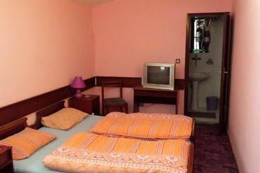 پانسیون Guest House Gaja