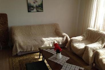 پانسیون Katya Guest House
