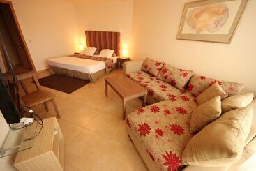 هتل Menada Sozopol Apartments
