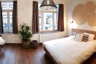 Anthos B&b