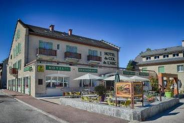 فندق Du Col De L Arc