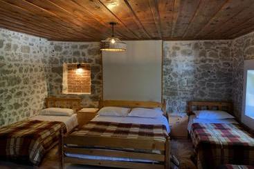 پانسیون Molla Guest House