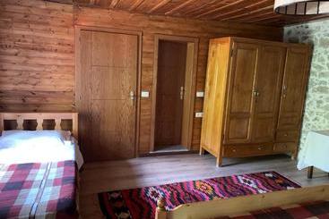 پانسیون Molla Guest House