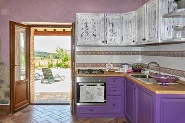 هتل Agriturismo Montecrespini