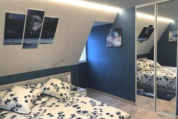 تختخواب و صبحانه Chambre D'hôtes L'olivianne