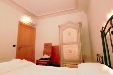 تختخواب و صبحانه Il Borgo & Il Feudo