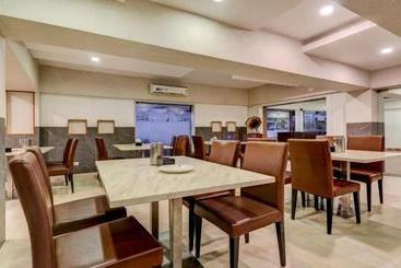 هتل Treebo Trend Palmyra Grand Suites