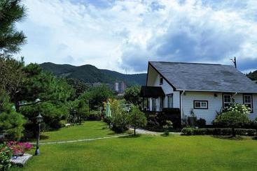Daegwalnyeong Beauty House Pension