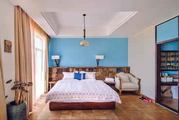 هتل Forest Inn Ri Yue Bay Surf Branch