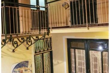 پانسیون B&b Au Caruggiu