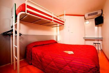 هتل Première Classe Rennes Est  Cesson