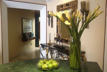 La Colina Suites Hotel