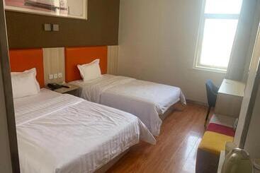 هتل 7days Inn Fuyang Railway Station