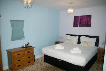 בית מלון כפרי The Black Dog Inn