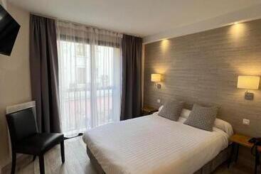 هتل Au Bec Fin Hôtel