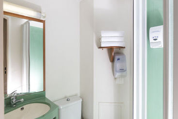 هتل Hôtel Balladins Bourg En Bresse-Viriat