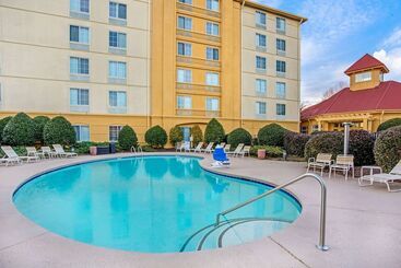 هتل La Quinta By Wyndham Winston Salem