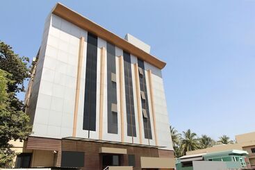 Отель Megharaj By Oyo Rooms