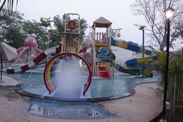 בית מלון כפרי Sai River Resort