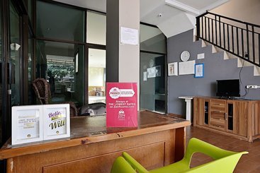هتل Zen Rooms Cipete Utara