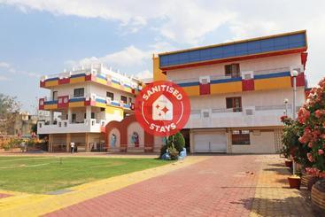 فندق Oyo 36068 Shree Anand Mangalam