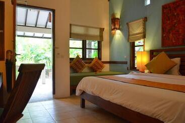 Курорт Cocotinos Sekotong Lombok