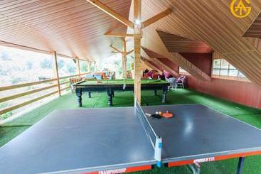 Oakwood Hamlet Resort
