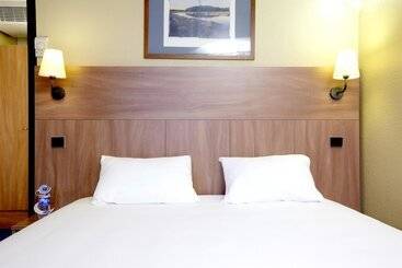 בית מלון כפרי Kyriad Dunkerque Loon Plage