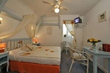 هتل Hostellerie Du Passeur   Hôtel & Restaurant   Climatisation Et Piscine Chauffée