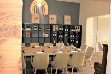 هتل Logis Hôtel & Restaurant   Le Manoir De Gavrelle