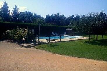 هتل Le Relais De La Sans Fond