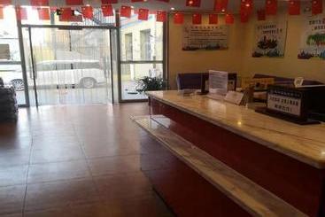 هتل 7days Inn Zhangjiakou Xuanhua Caishenmiao Street