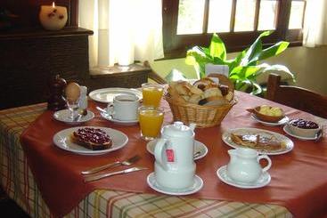 هتل Hosteria La Posta Del Cazador