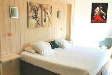 Отель L Auberge Camarguaise