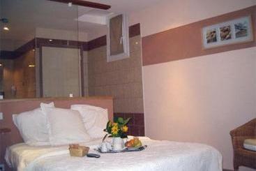 هتل Hôtel La Renaissance