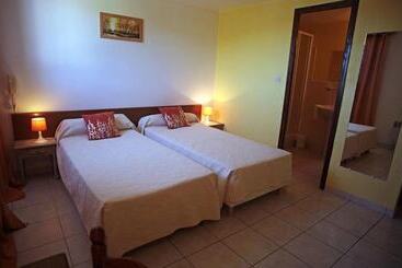 ホテル Logis Hôtel Le Pressoir