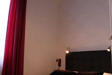 هتل Logis Régent & Spa  Restaurant Grain De Folie