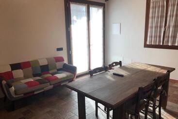 بيت ريفى Agriturismo Tamellini