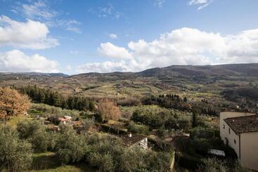مبيت وإفطار Independent Loft On Florence S Hills