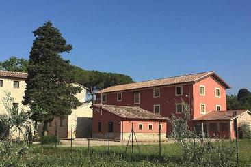 Rossoporpora Agriturismo Colle Cardinale
