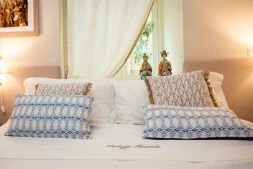 پانسیون Palazzo Taranto Luxury Rooms