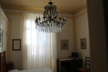 هتل Villa Viola