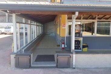 پانسیون Etna Parking