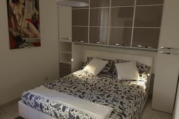 تختخواب و صبحانه Casa Dell Artista 1