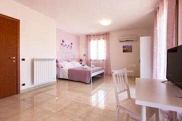 مبيت وإفطار Rocca Degli Etnei