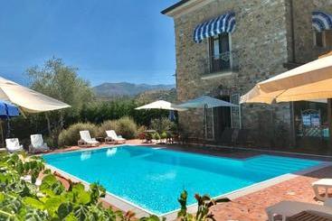 تختخواب و صبحانه Casa Vacanze Il Cenito