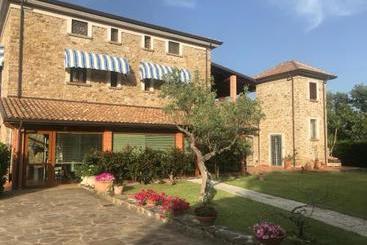 تختخواب و صبحانه Casa Vacanze Il Cenito