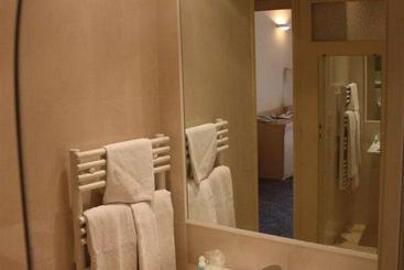 هتل Les Suites Massena