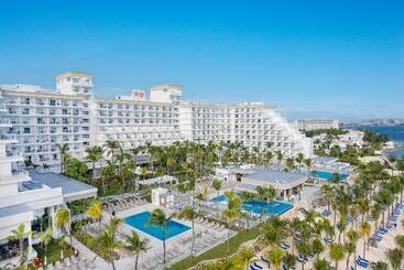 Hotel Riu Caribe - All Inclusive